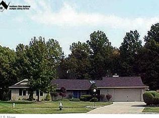 21302 Meadows Edge Ln, Strongsville, OH 44149