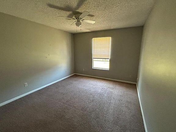 3rd image of 14 Sandalwood Ct