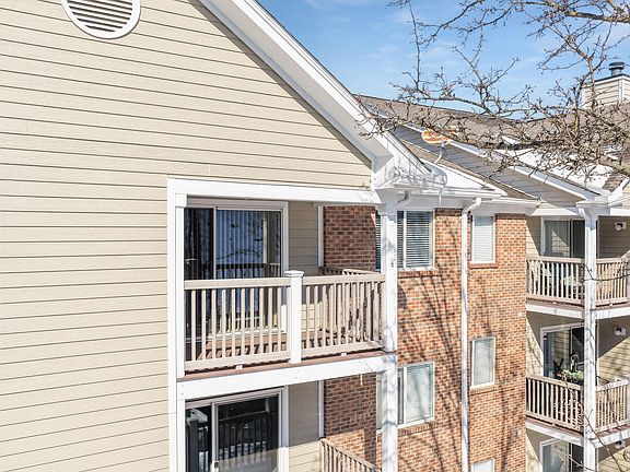 2nd image of 380 Timber Ridge Dr Unit 11