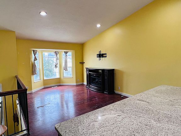 4th image of 5553 W Sunbury Pl