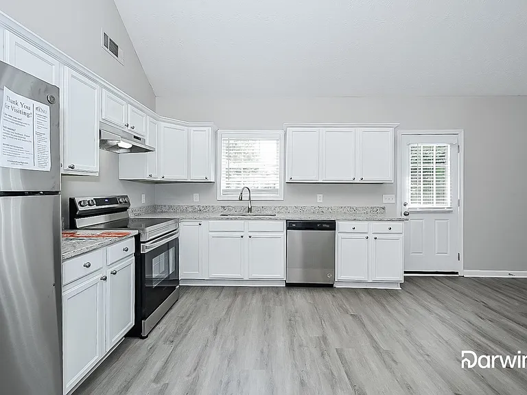 55 Shenandoah Ct — Photo 2