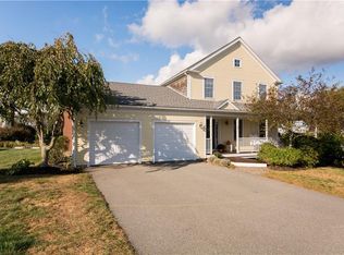 35 Prospect Farm Rd, Portsmouth, RI 02871