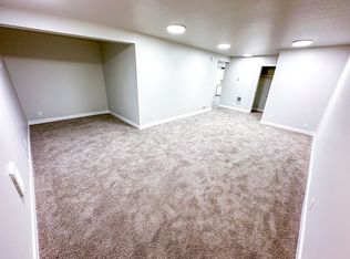 Lindon Apartments, Seattle, WA 98119