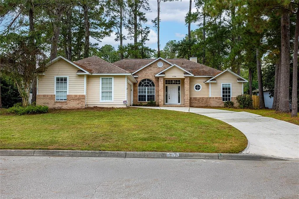 3 bed, 2.0 bath, 1777 sqft, $2,600 — Photo 1