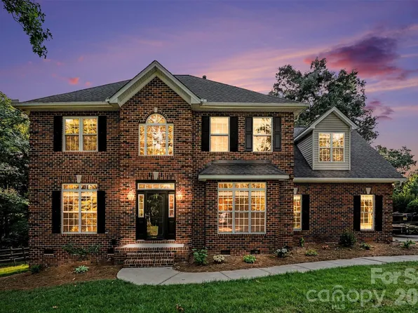 1914 Grigg Ln, Waxhaw, NC 28173