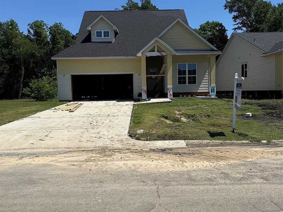 1st image of 112 Harvey Blvd