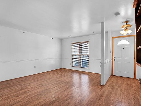 4th image of 2854 Burgundy Pl