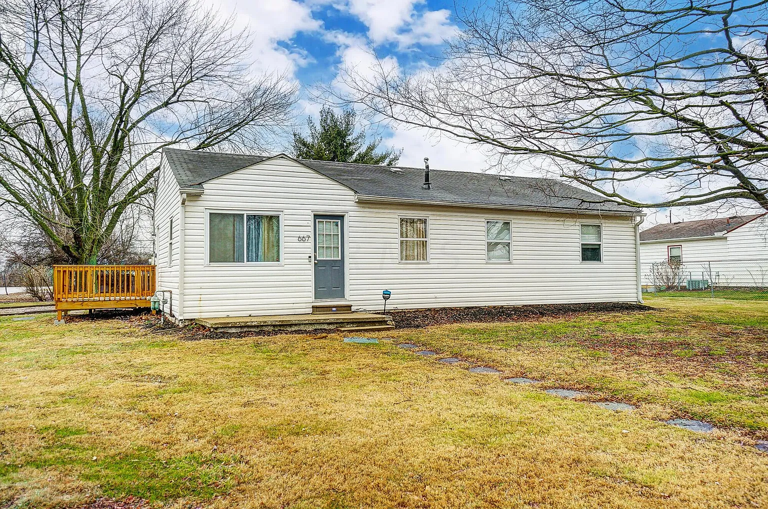 667 Colton Rd photo 1