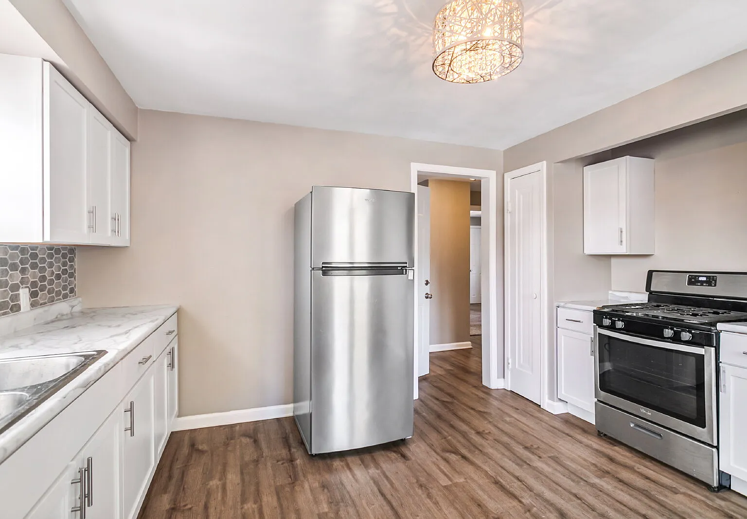 2 bed, 1.0 bath, 1061 sqft, $1,475 — Photo 1