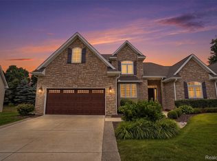 66 Fox Hollow Dr, Metamora, MI 48455
