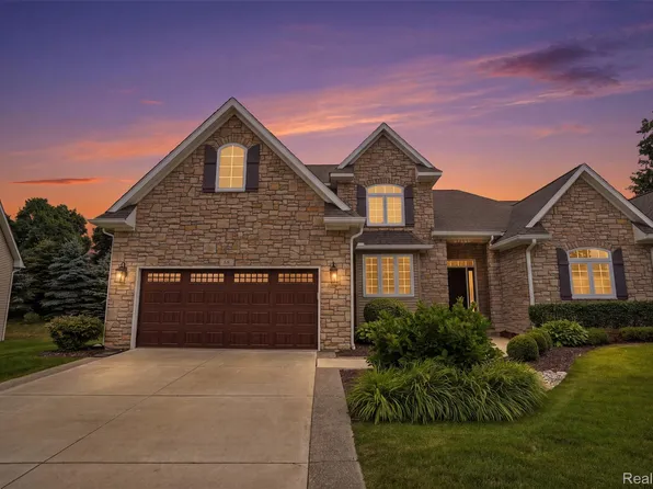 66 Fox Hollow Dr, Metamora, MI 48455