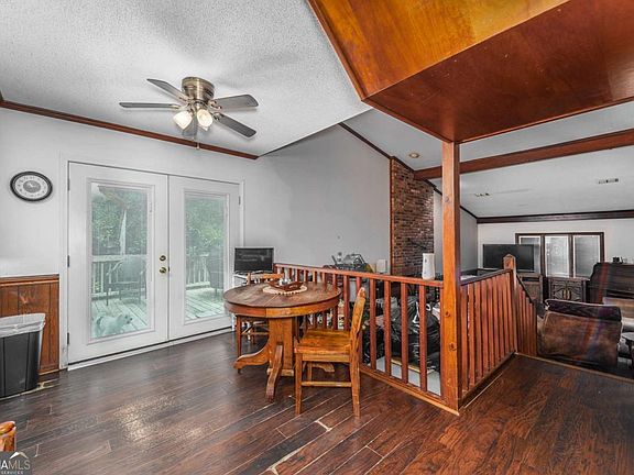 5th image of 930 Lakeview Dr