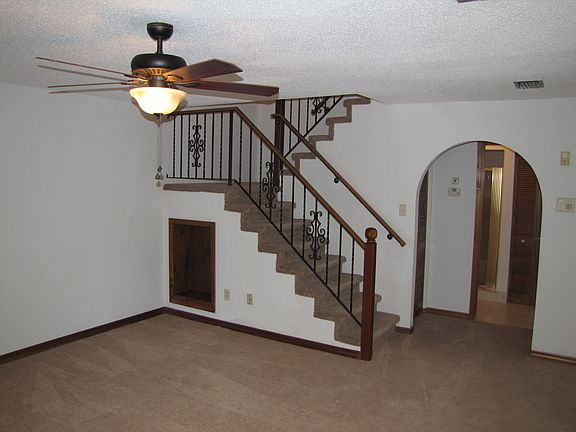 5th image of 2056 Oak Meadow Cir
