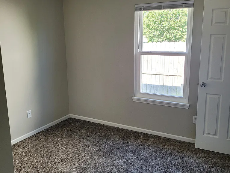 118 Bent Stream Ln — Photo 3
