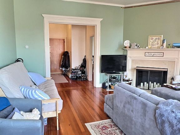 2nd image of 25 Garrison Rd APT 1R