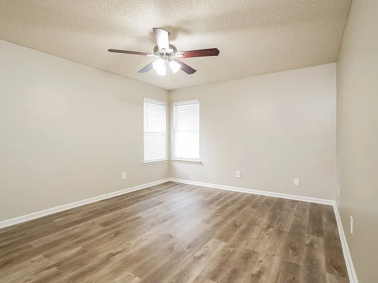 3298 Deerfield Pointe Dr — Photo 10