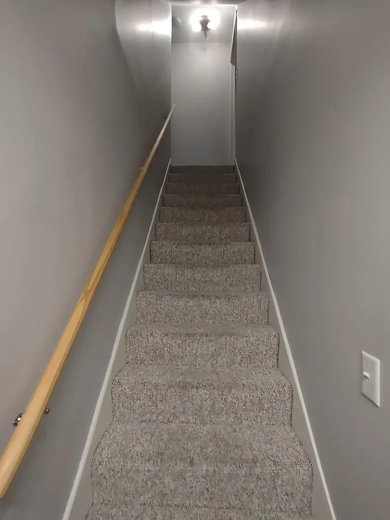 3 bed, 10 sqft, $900 — Photo 3