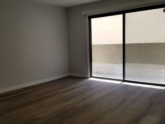 2nd image of 3501 Jasmine Ave APT 14