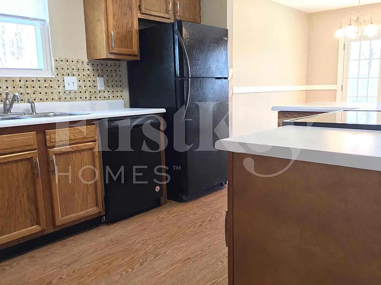 687 Bobolink Ct — Photo 9