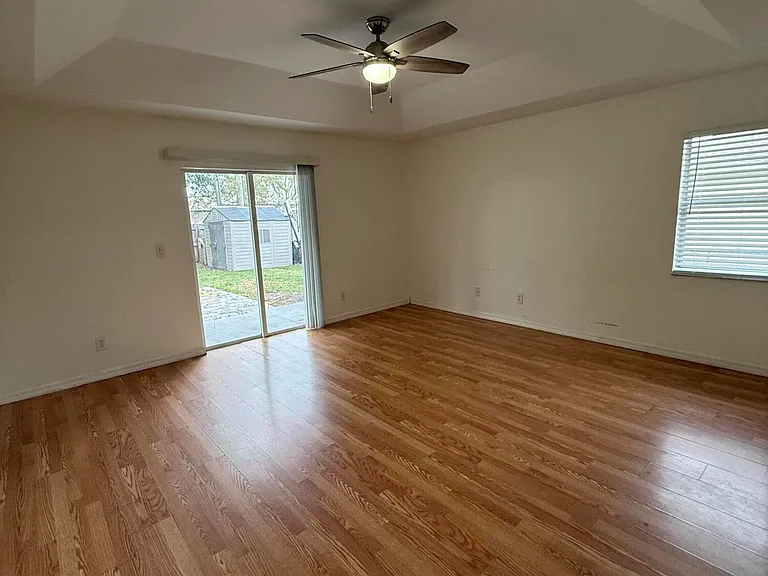 249 NE Glentry Ave — Photo 13