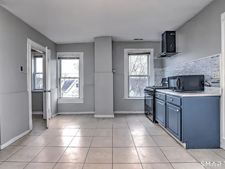 168 Lloyd St #3 — Photo 9
