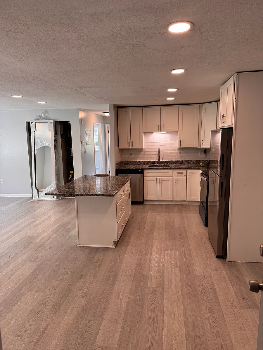 Building Photo - 97 Colonel Bell Dr #8