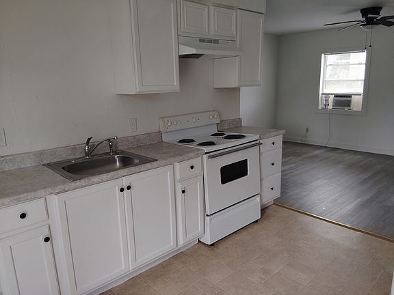 4th image of 309 W Dewey Ave