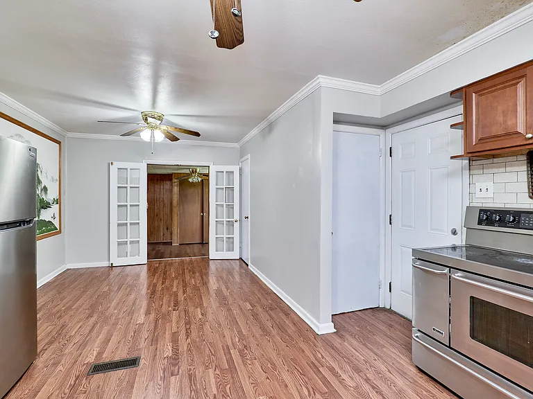 10900 Saint Boniface Ln — Photo 6