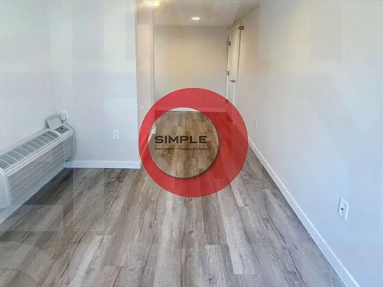 19 N Washington St — Photo 1