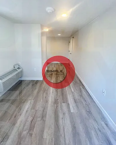 19 N Washington St Photo 1