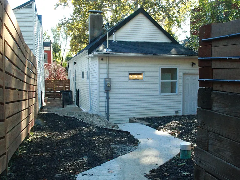 2109 Stansbury St — Photo 19