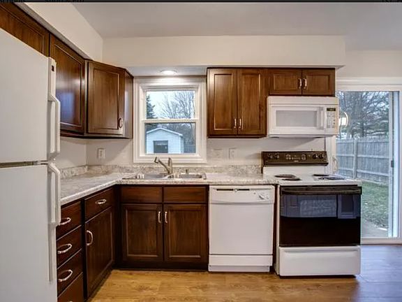 3rd image of 504 W Dianne Ln APT B