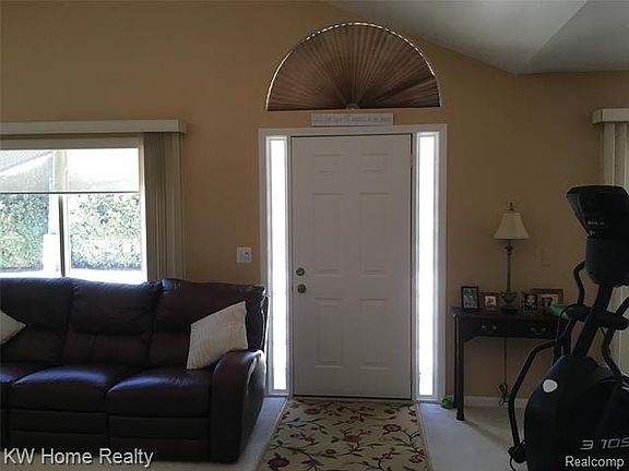 4th image of 16381 Clarkson Dr
