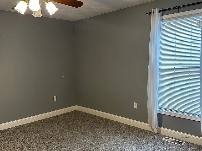 320 Holland Rd — Photo 23