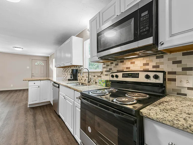 2717 Townsend Dr — Photo 27