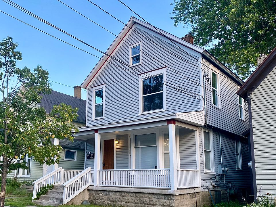 1st image of 262 Spencer St NE #1