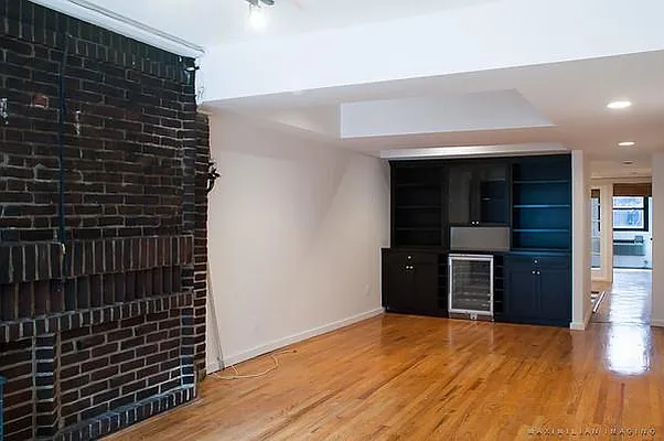 Sold by Bank Neary | media 17