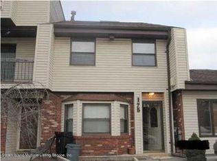 175 Russek Dr, Staten Island, NY 10312