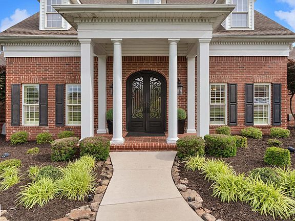 3rd image of 4221 Clubhouse Dr