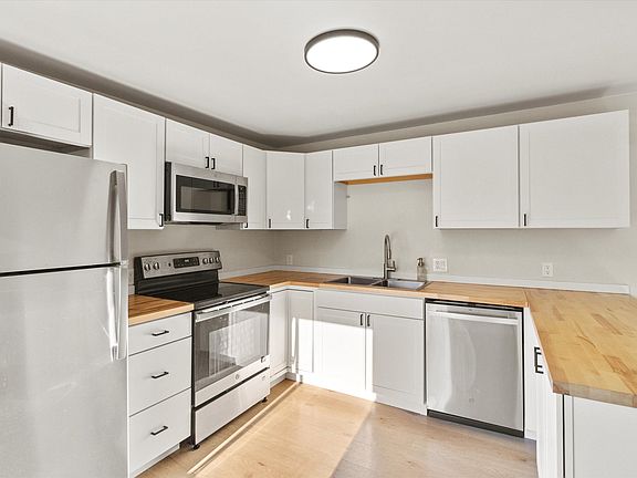 2nd image of 207 N Columbus Ave