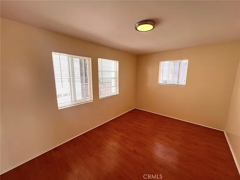 12924 Prairie Ave #C — Photo 8