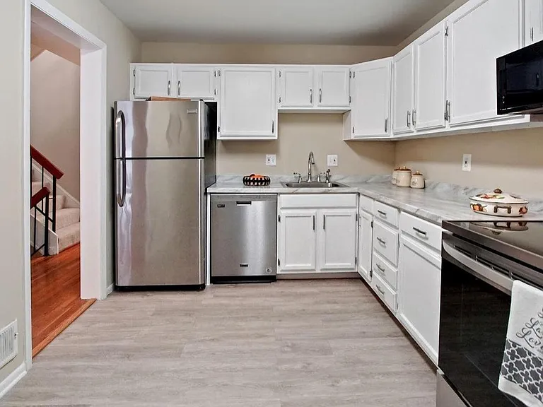 6206 Dimrill Ct — Photo 3