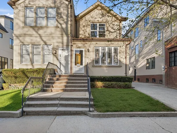 2049 E 1st St, Brooklyn, NY 11223