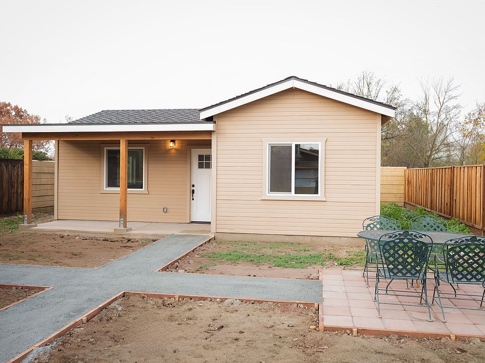 1st image of 662 1/2 Adams Ave