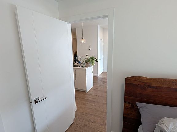 5th image of 44 Skyview Pkwy NE #2402