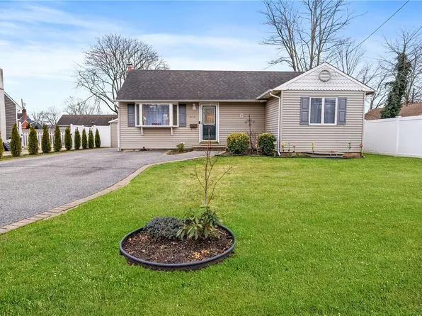 510 Trolley Line Road, Babylon, NY 11702