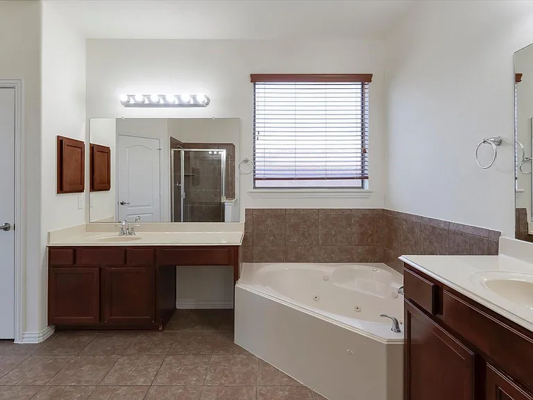 13202 Indigo Creek Ln — Photo 20