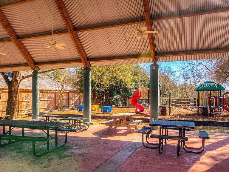 2602 Briarbrook Dr — Photo 23