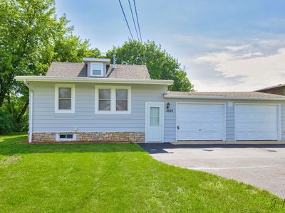 (Undisclosed Address), Island Lake, IL, 60042