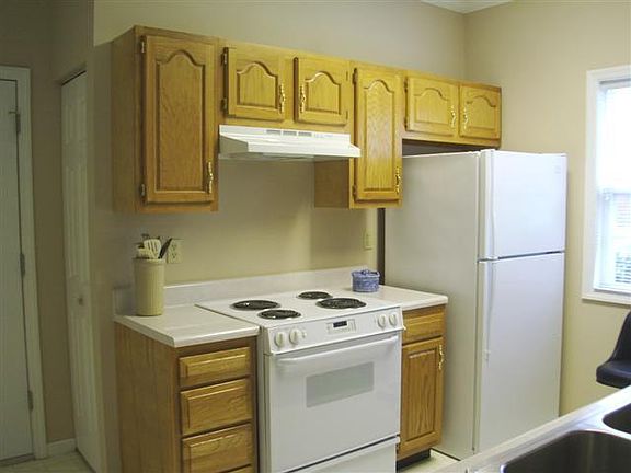 4th image of 614 Whitthorne St #11